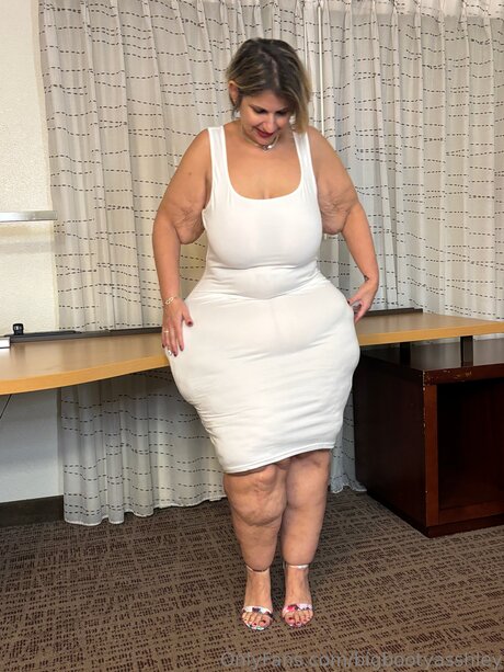 bigbootyasshley sexy actress pic