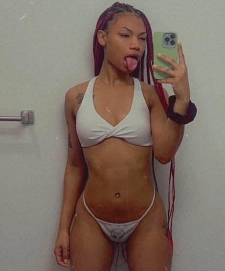 CurlyFryK top model pic