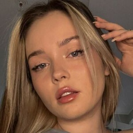 Kiiddii high quality pornstar picture