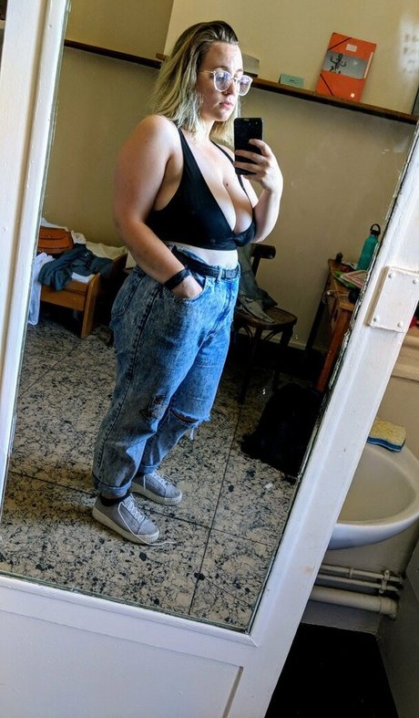 Mx Max model free pics