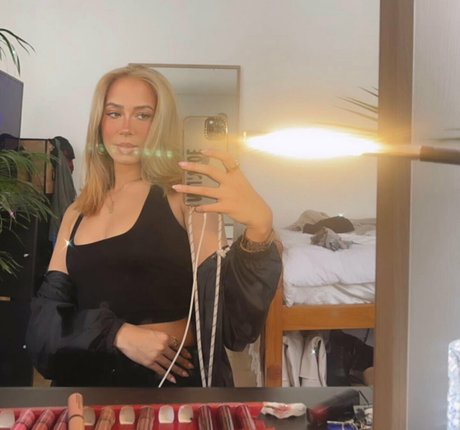 morganmunroe sexy model img