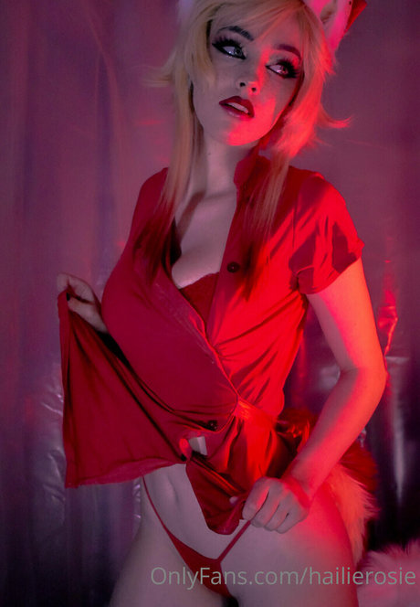 Hailie Rosie hot actress img