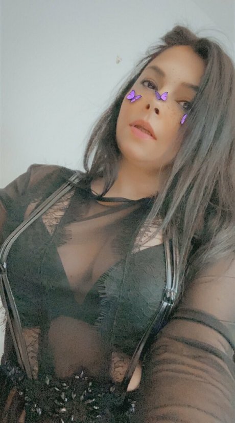 Pikafue naked model pictures