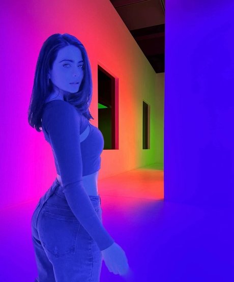 Emeraude Toubia model xxx pic