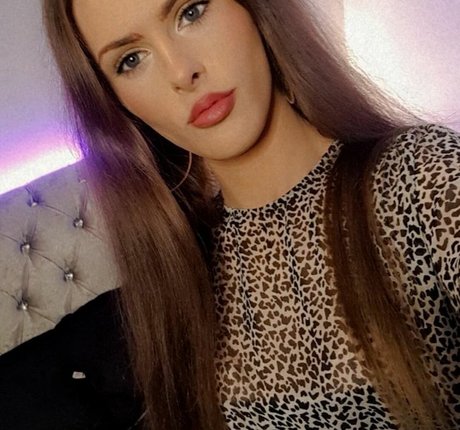 Nikki Harper erotic pornstar gallery