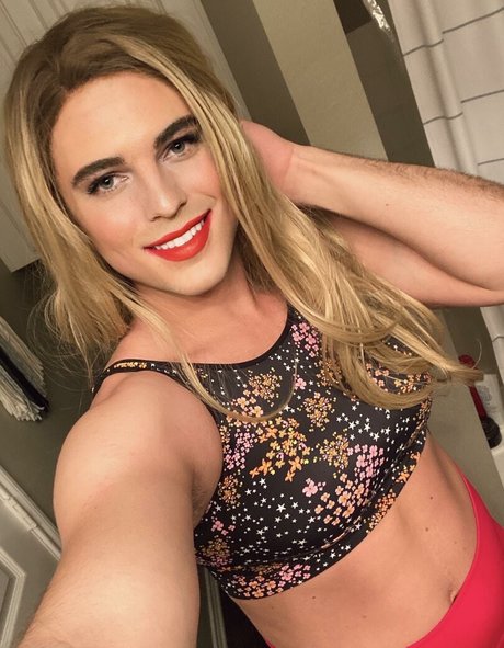 noellenights nude model picture