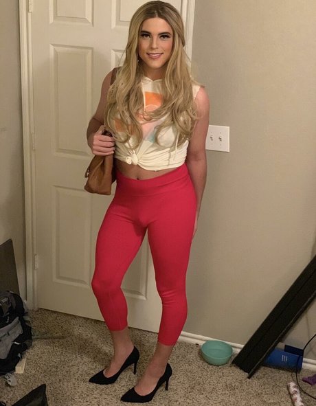 noellenights perfect actress img