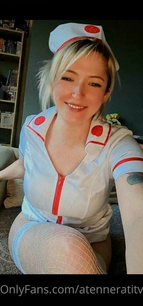 Ham Cosplay star erotic picture