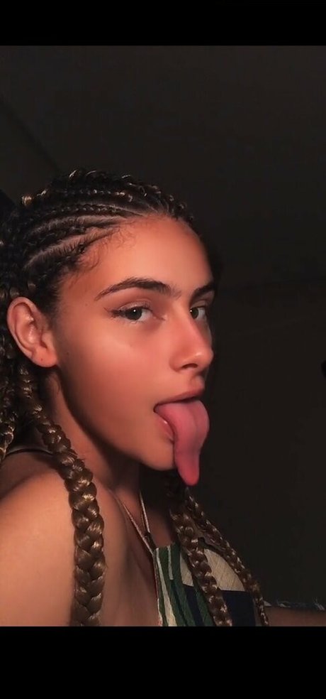 Cereja niih pretty actress pics