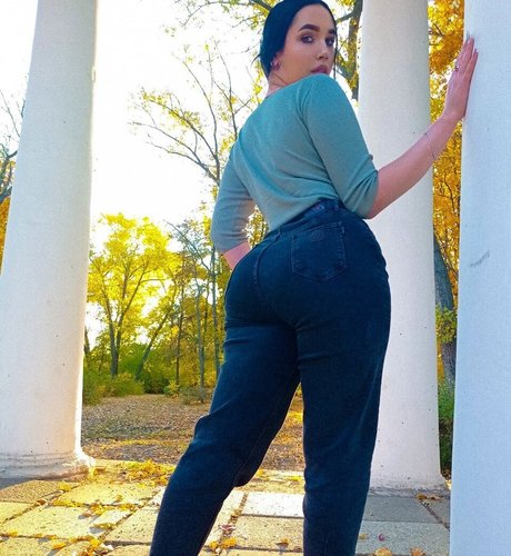 anattienn hot actress archive