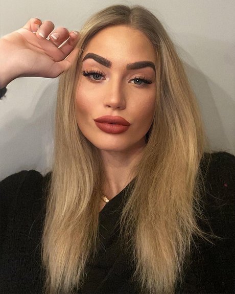 Lucie Gaumont high quality model image