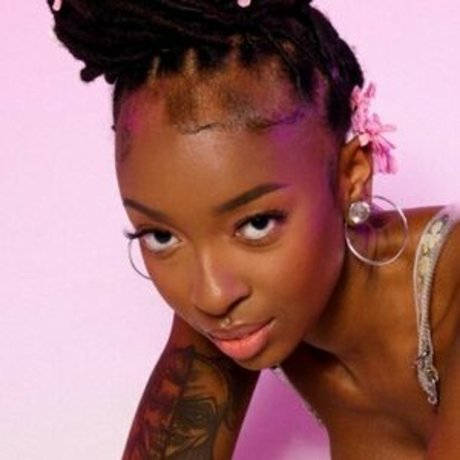 SaBrea Phenix model photo