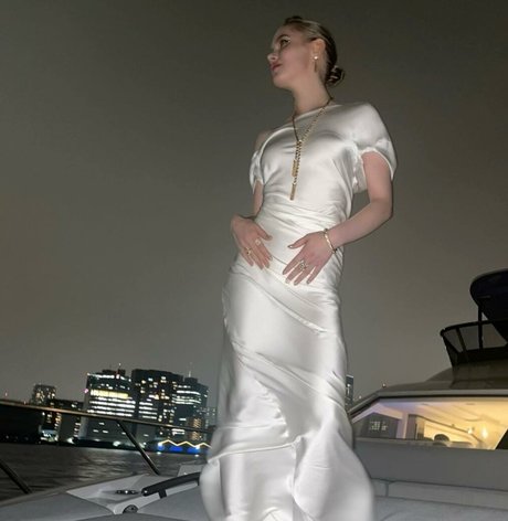 violapolt hot actress photo