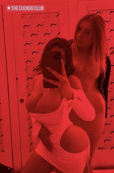 Karina__1 xxx model pic