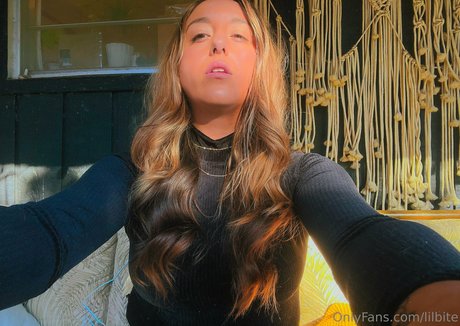 Lilbite model erotic photos