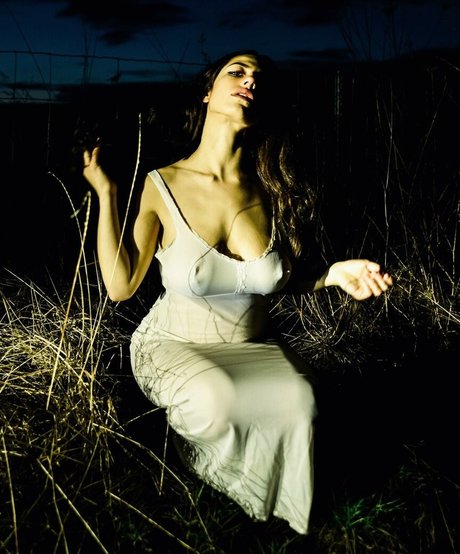 Bella Ossi sexy actress gallery