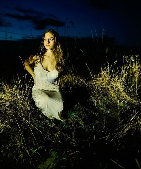 Bella Ossi perfect star pic