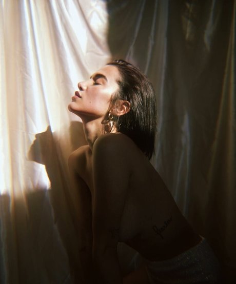 Manu Gavassi beautiful star pic