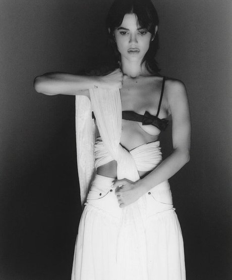 Manu Gavassi best pornstar img