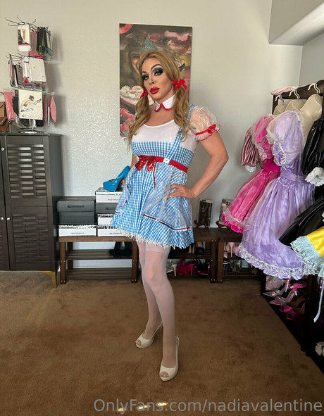 nadiavalentine beautiful model picture