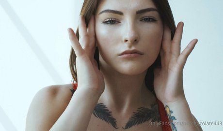 hotchocolate443 naked model pic