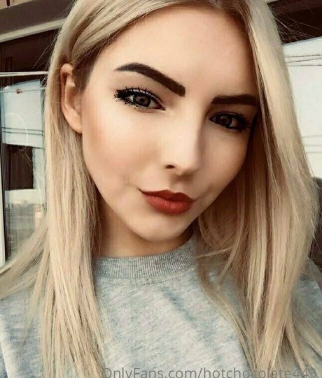 hotchocolate443 adult star image