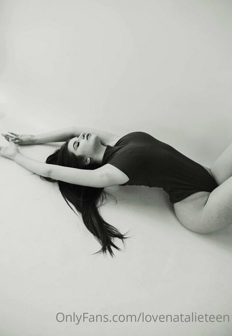 travelthewholeworld model high quality image