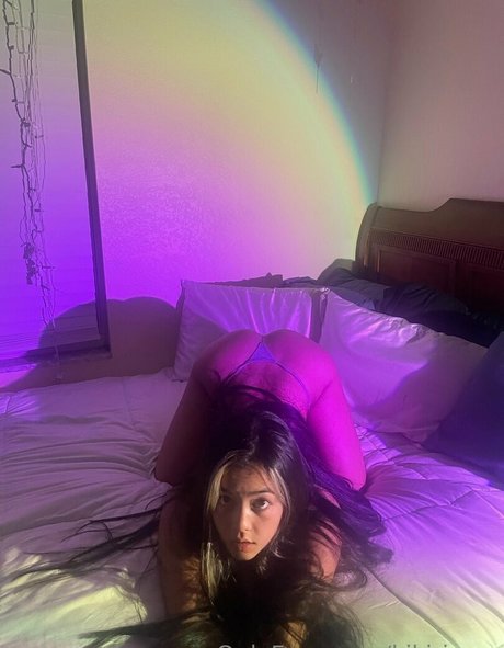 kikirivers model perfect pic