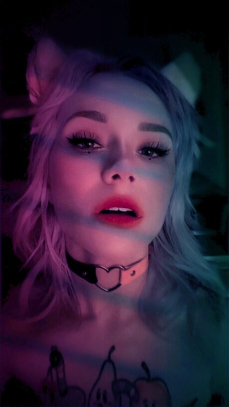 KIRA ROLLER erotic pornstar gallery