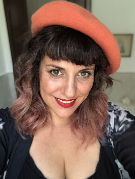 Einat Dan star free gallery