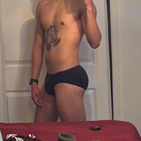 Hole y boy top actress pic