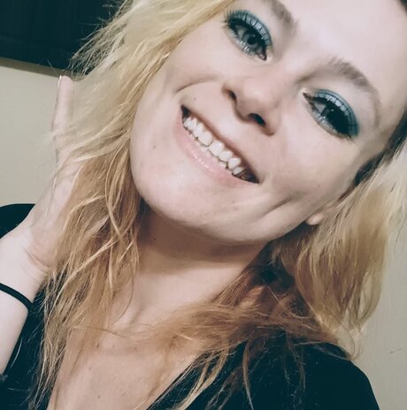 Miss Promiscuous adult model image