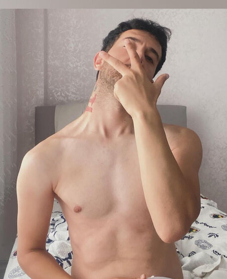 _OZAN KARAYEL_ adult model pics