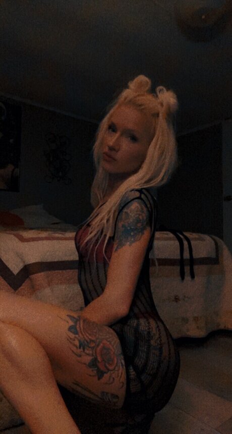 TrailerTrashBaddie free model galleries