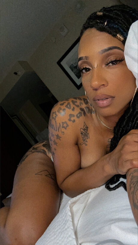 Khya_ sexy pornstar picture