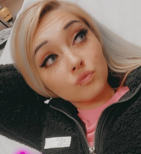 Pooh Baby exclusive star image