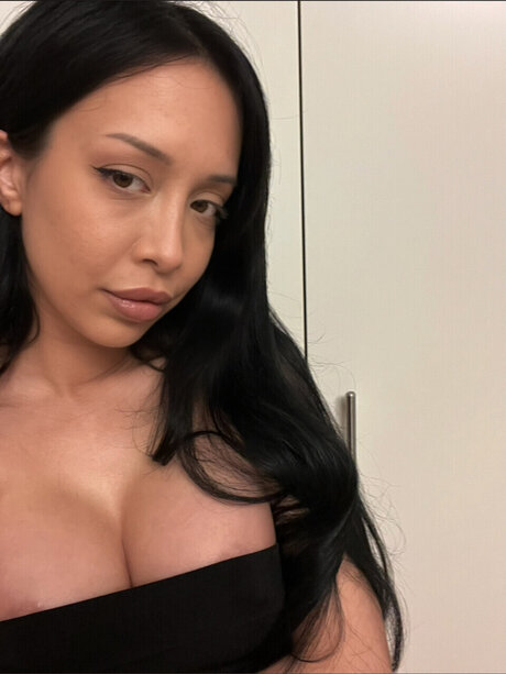 Naila imani pretty pornstar gallery