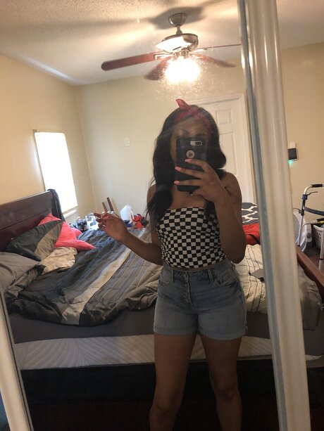 Lul baby Come chat with me_ art model pics