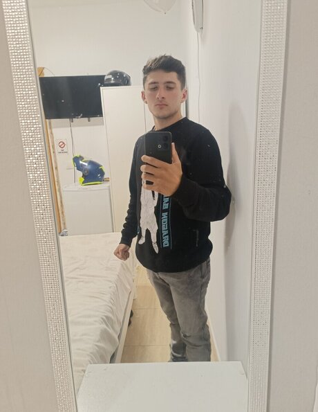 Mini55k beautiful model image