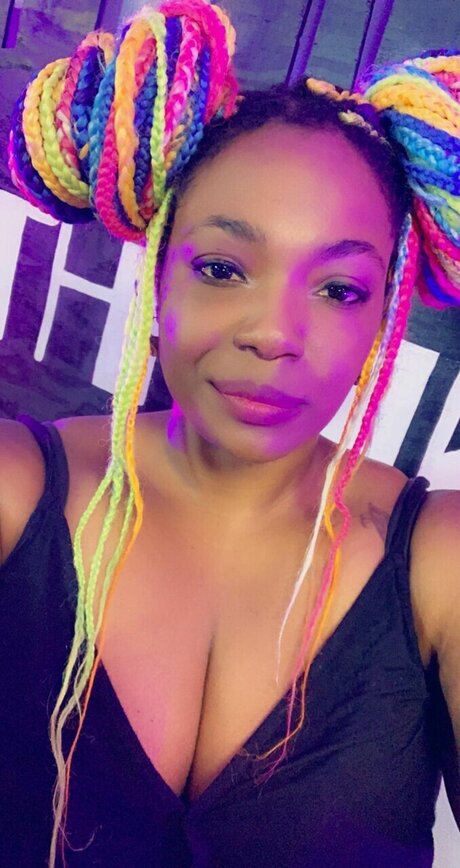 MzBree star hot pictures