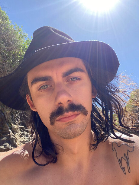 Logan Mercer model pretty pics