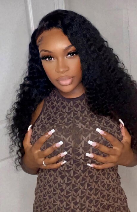 Chocolate Ting perfect model photo