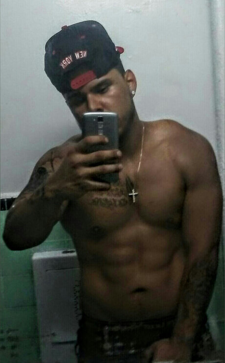 ImThatBoyStill model naked pictures