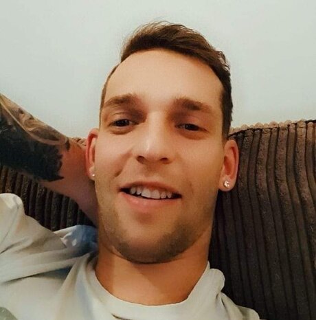 JustAsimpleGuy best model img