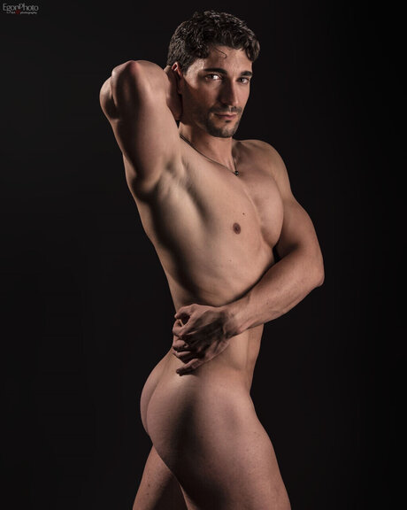 Vicente93 nude pornstar image