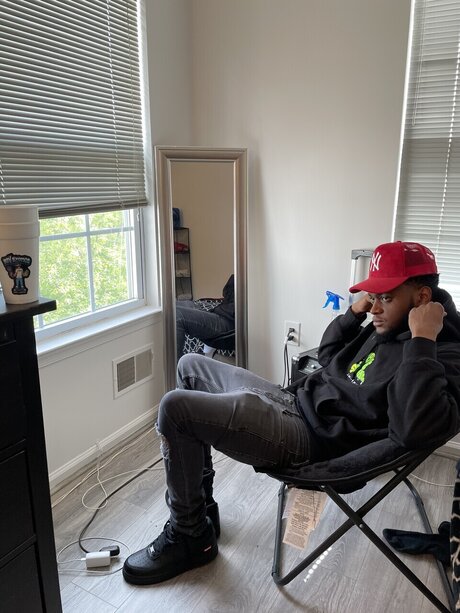 Moneymoney exclusive model archive