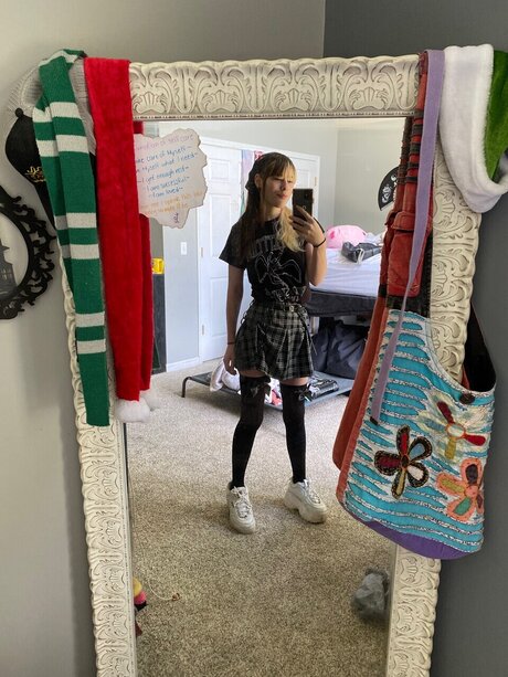 Chelsey model pretty gallery