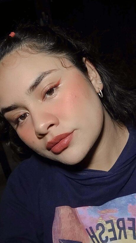 Andylu model exclusive images