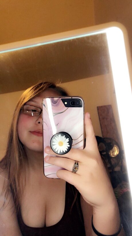 Hailee model pretty photos