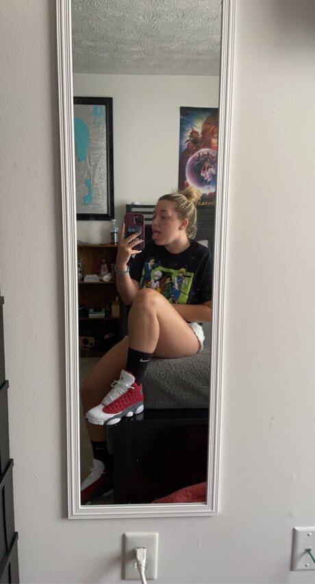 Karmaxxx erotic actress pic